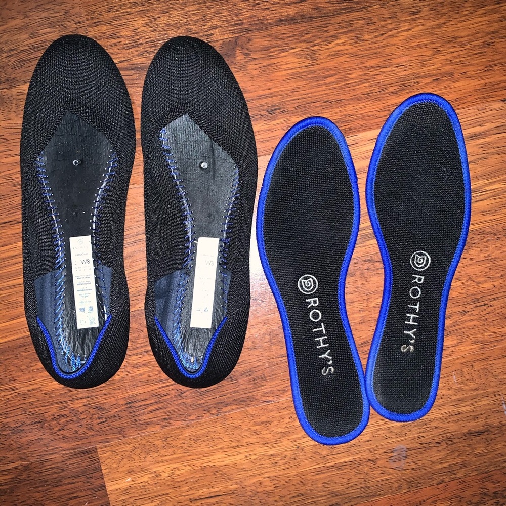 Rothy’s signature, round-toe flat / black